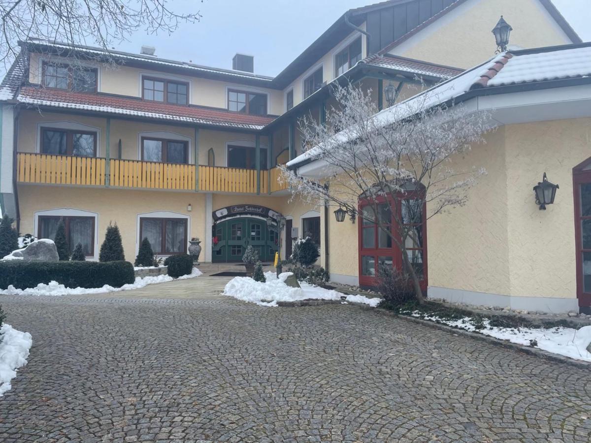 Hotel Fohlenhof Ampfing Exterior photo